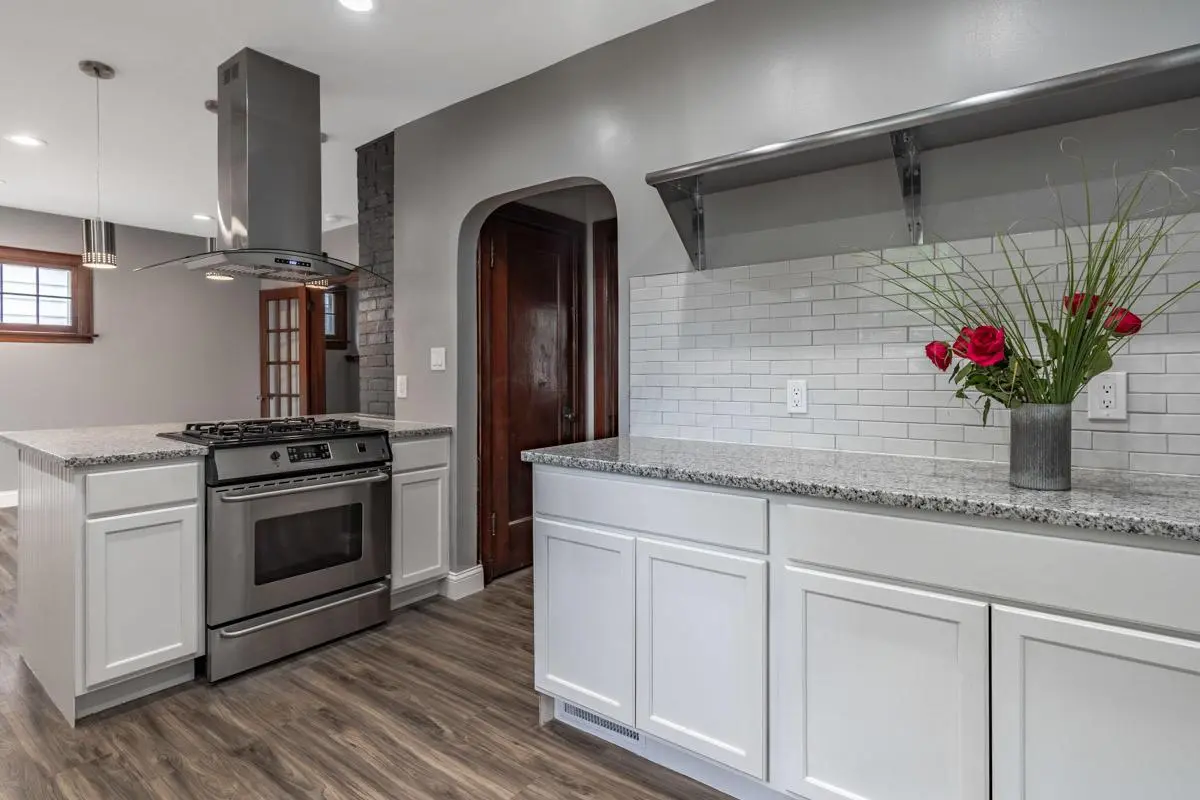 20200803233620406596000000-o